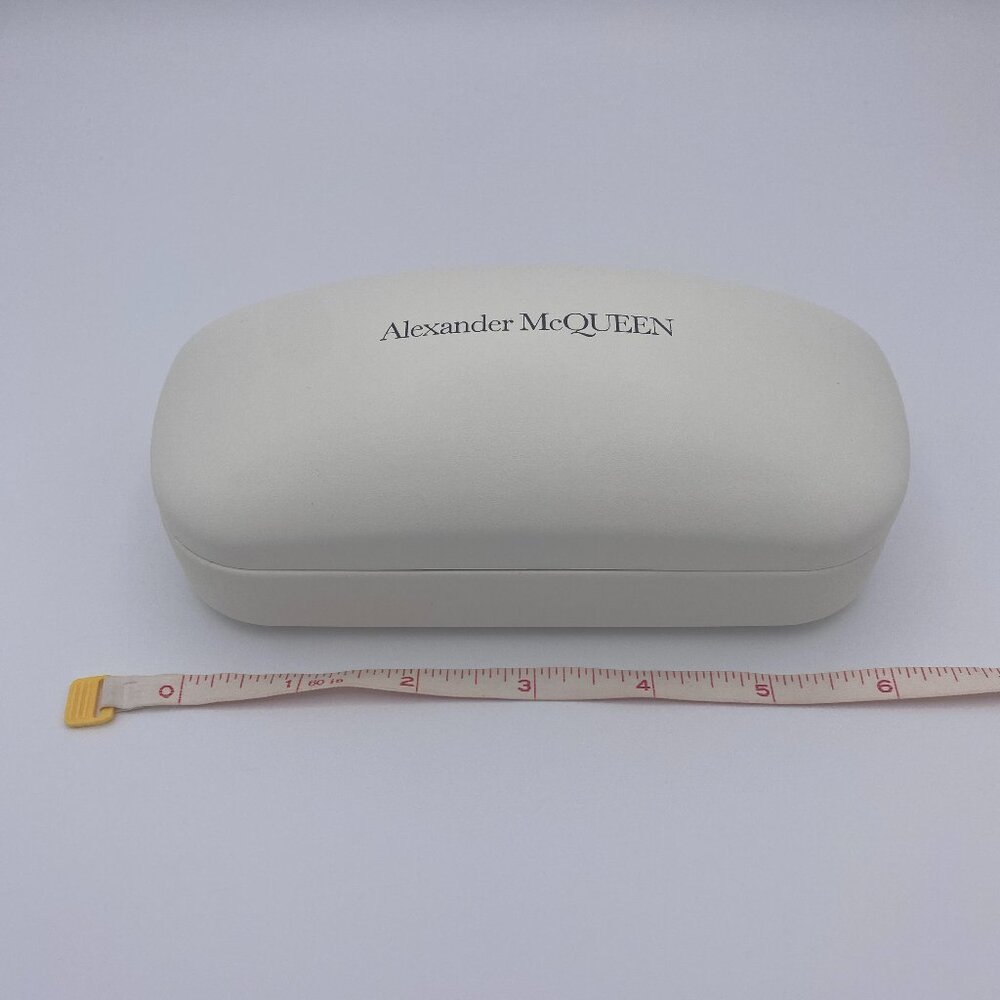 Alexander McQueen Sunglasses Case Set, White Hard Clamshell,Boxed,Cleaning Cloth - Picture 4 of 9